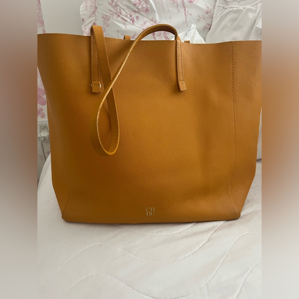 Carolina Herrera Tote!